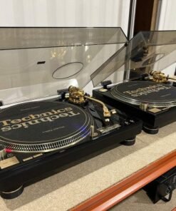 2x Technics SL-1200GLD Limited Edition 24K private collection