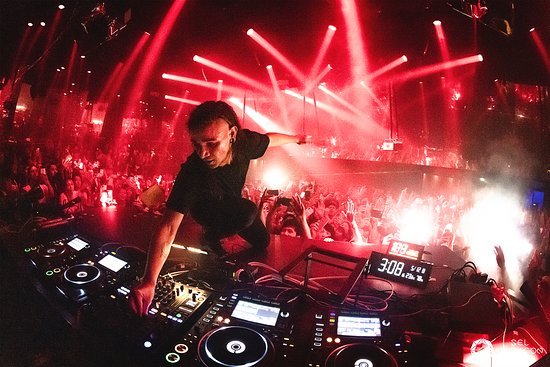 DJ & Performance Technology